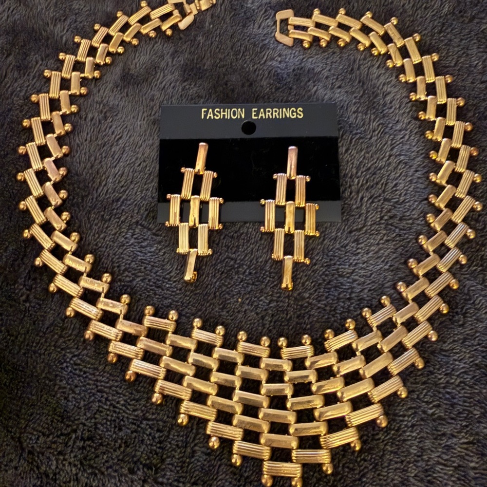 Unique Vintage Gold Geometric Necklace Set
